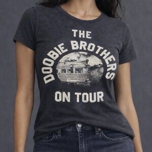Gildan The Doobie Brothers Tour Graphic Tee